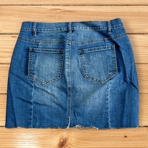 Led denim maternity skirt size XS.  Elastic sides